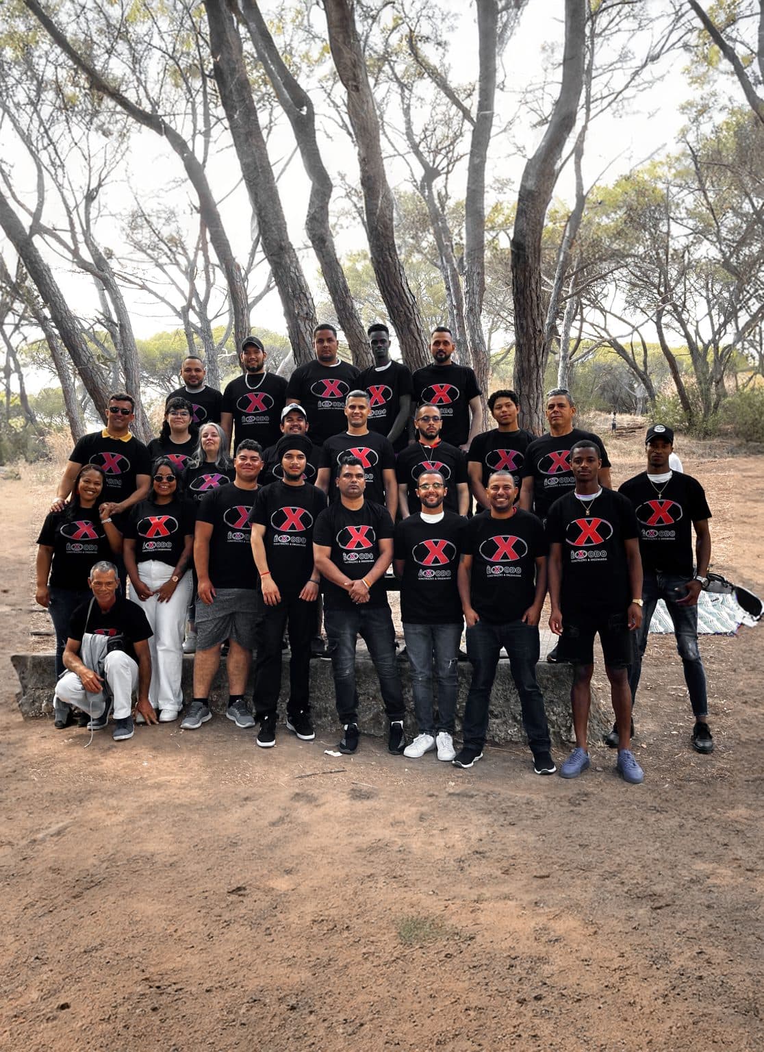 Foto de grupo da equipa da Êxodo Construções