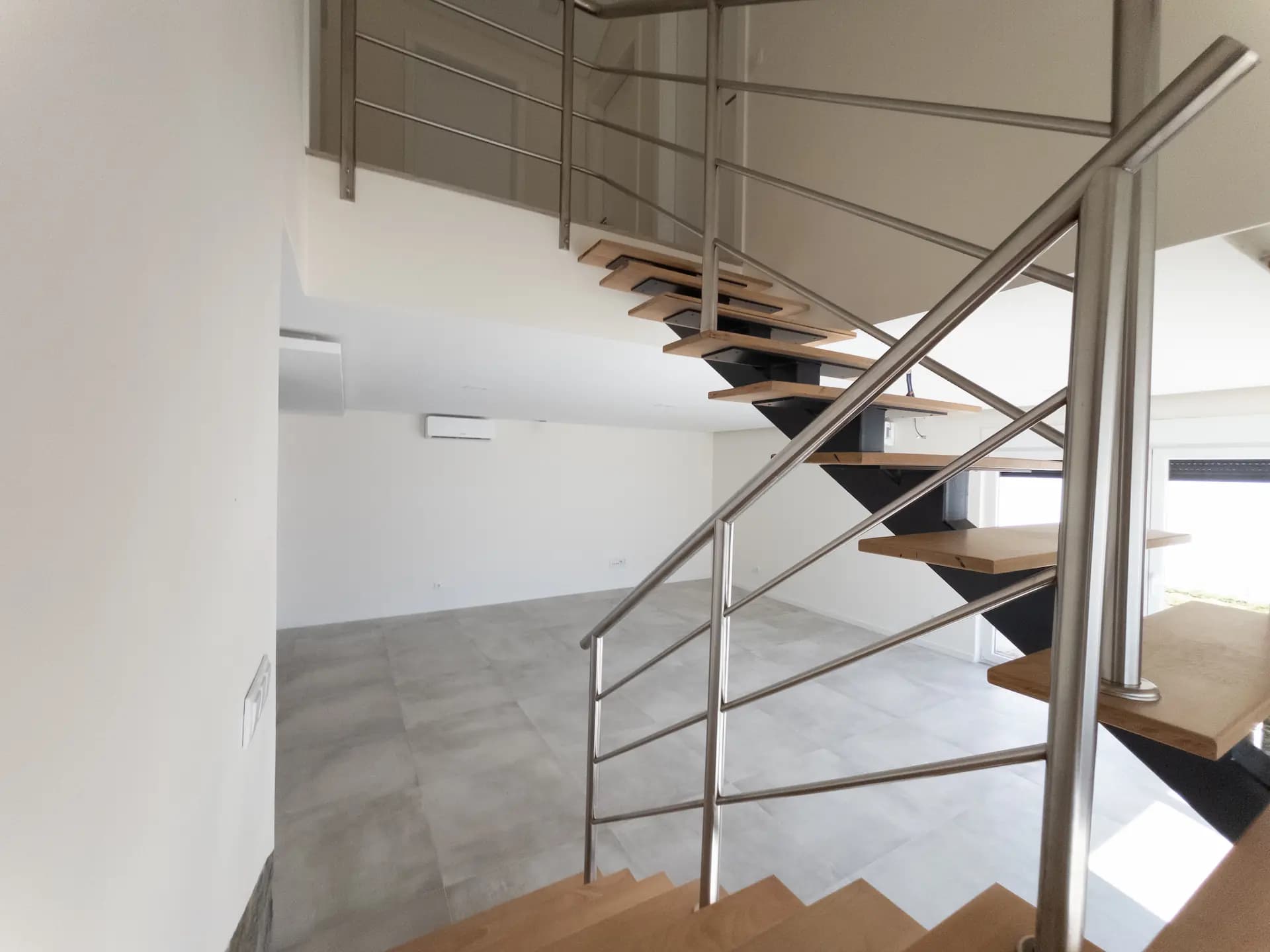 Vista da Sala e Escada