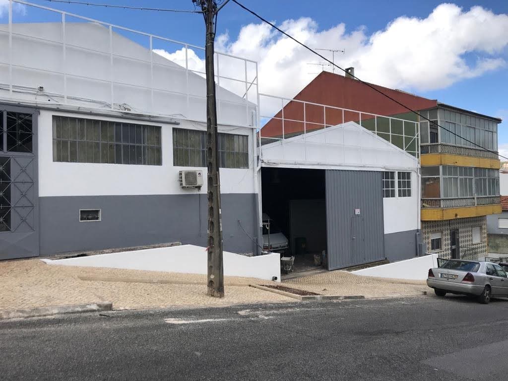 Pavilhão Moderno Cinzento